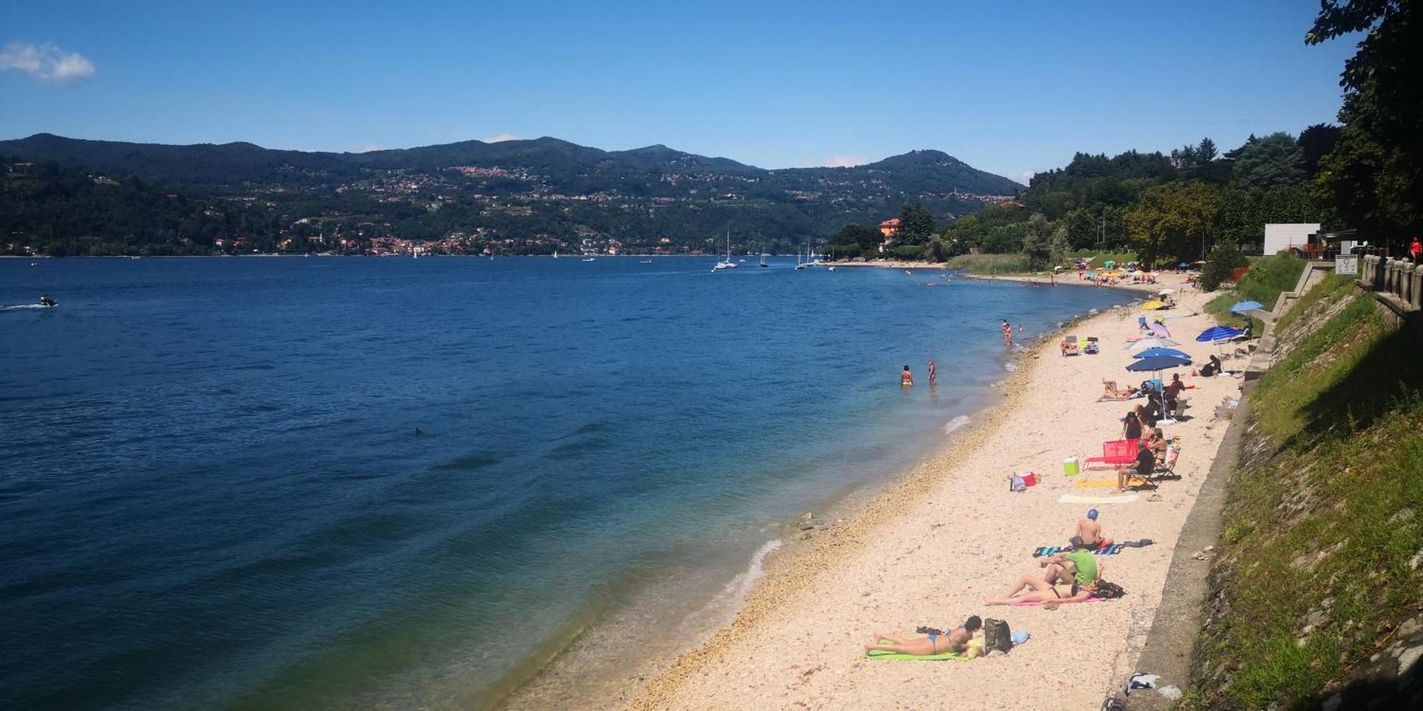 Vila Residenza Esse Angera Exteriér fotografie