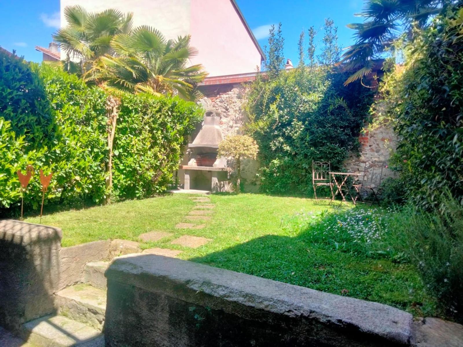 Vila Residenza Esse Angera Exteriér fotografie