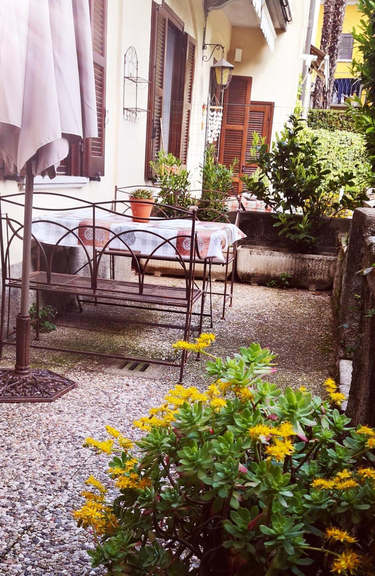 Vila Residenza Esse Angera Exteriér fotografie